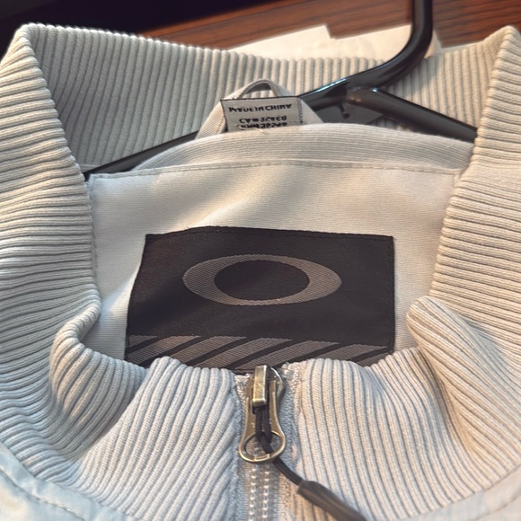Vintage Oakley Silver Jacket - Picture 4 of 8